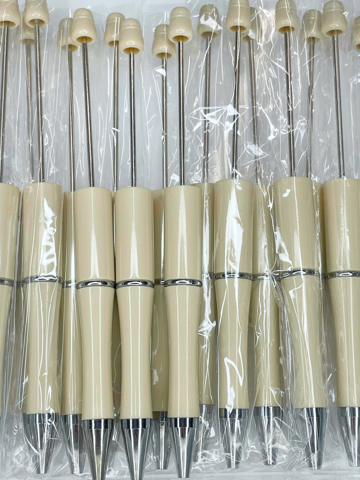 BEADABLE PLASTIC PEN SOLID CREAM B8 (1ct)