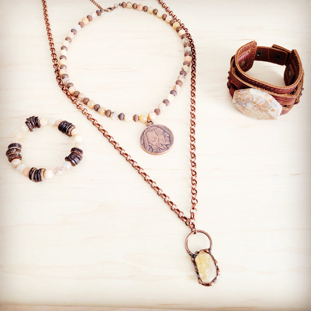 **Natural Agate and Wood Beaded Stretch Bracelet 811n