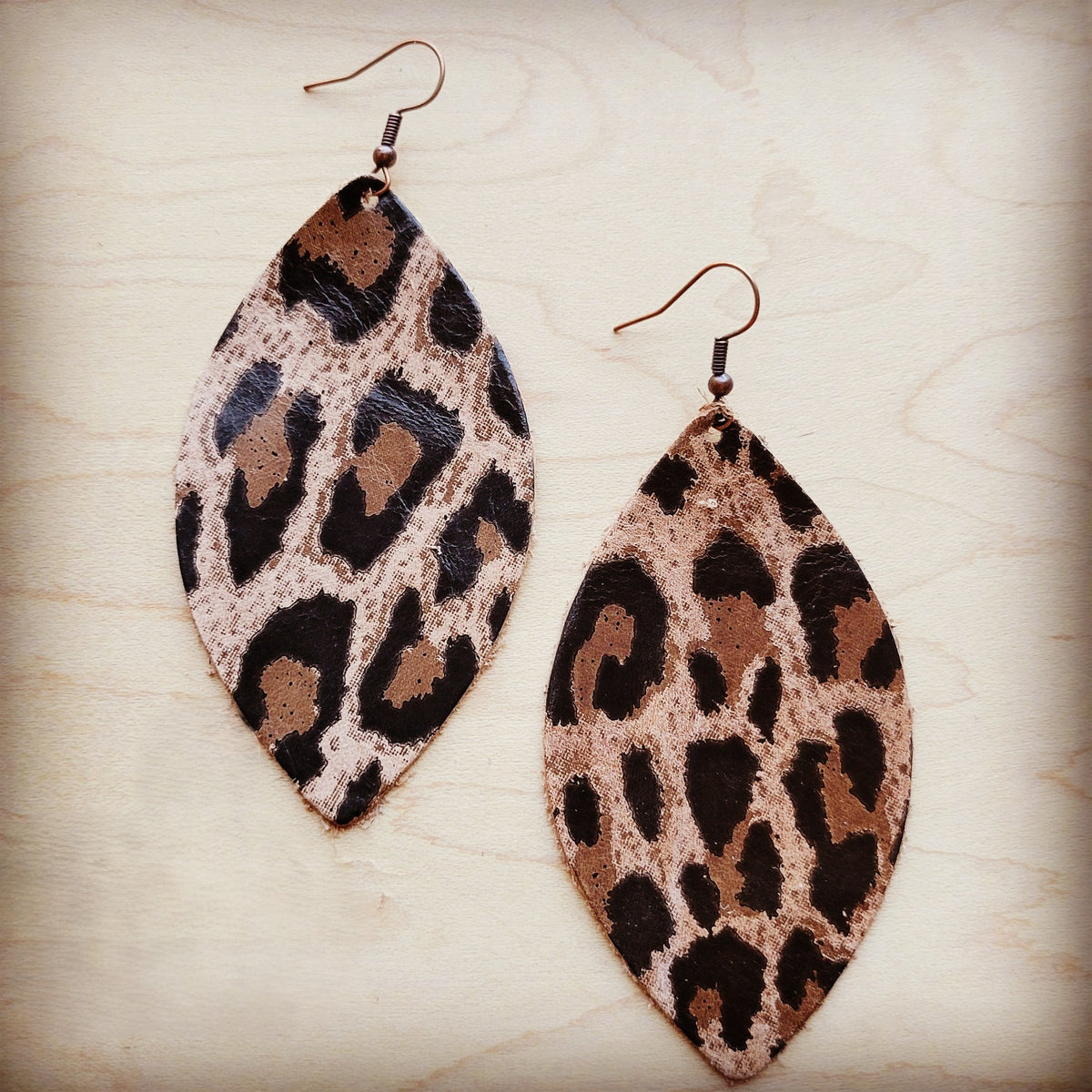**Leather Oval Earring-Leopard Suede 209x