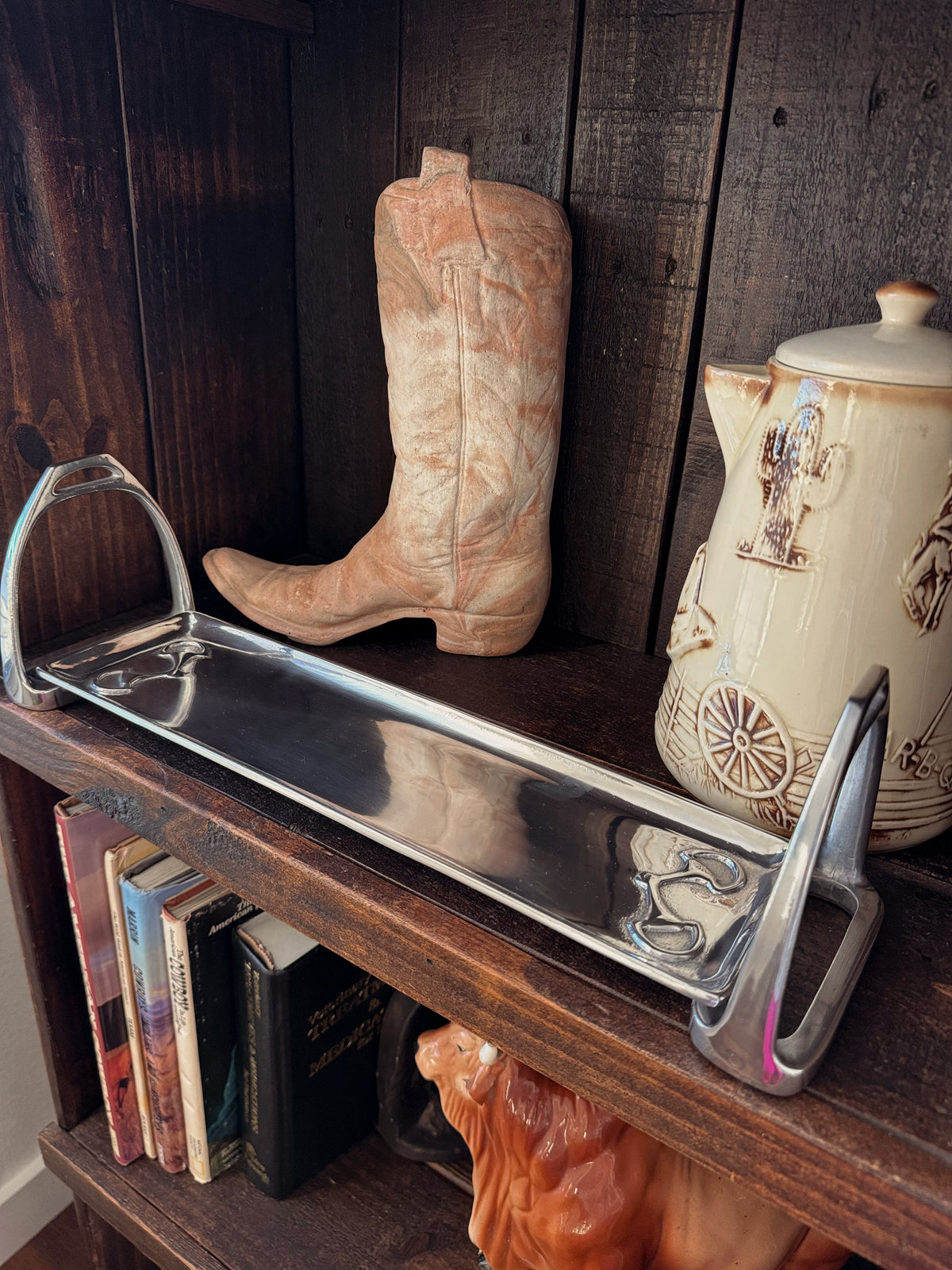 The Stirrup Tray