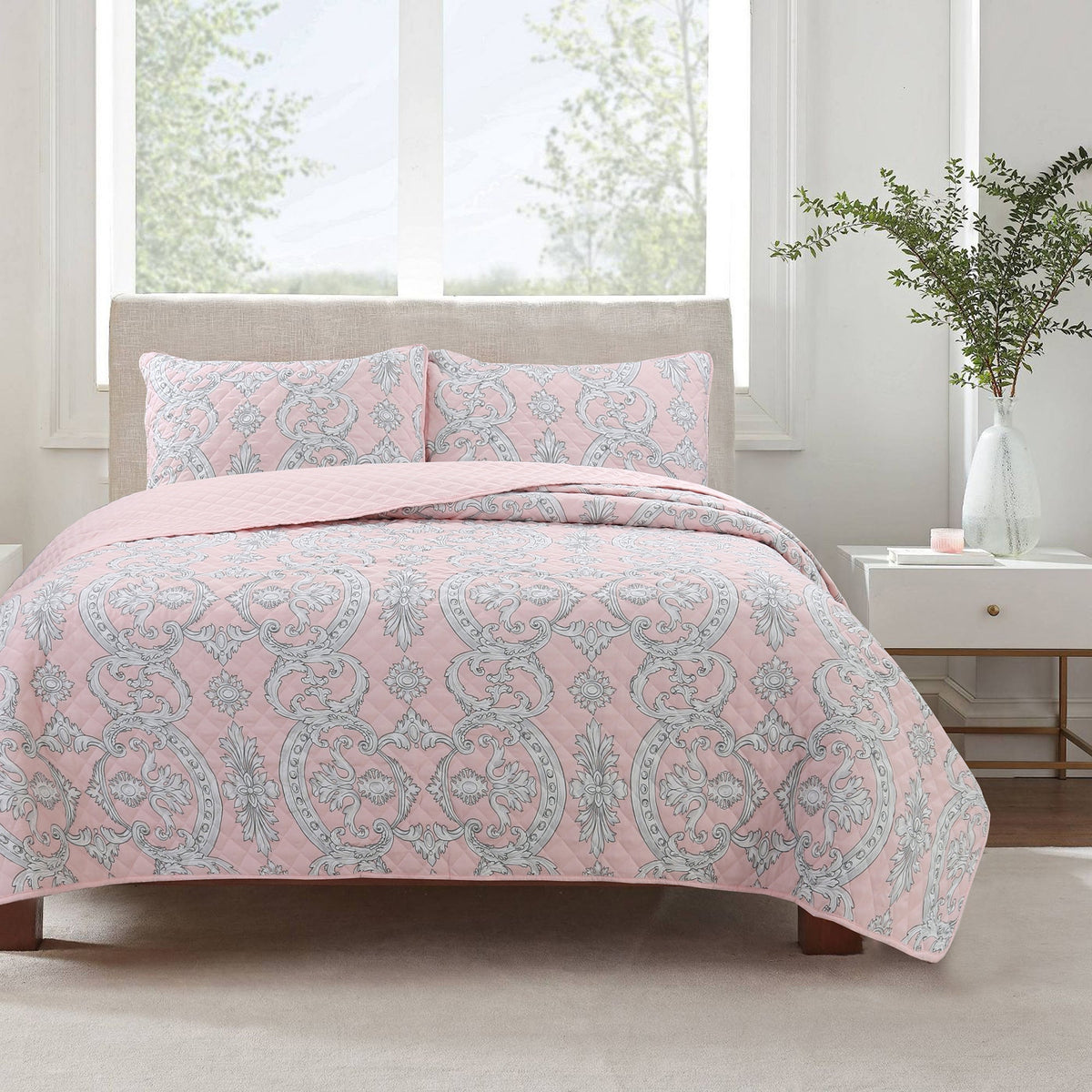 Millennial Pink Floral Majesty Medallion Queen 3-Piece Reversible Quilt Bedding Set