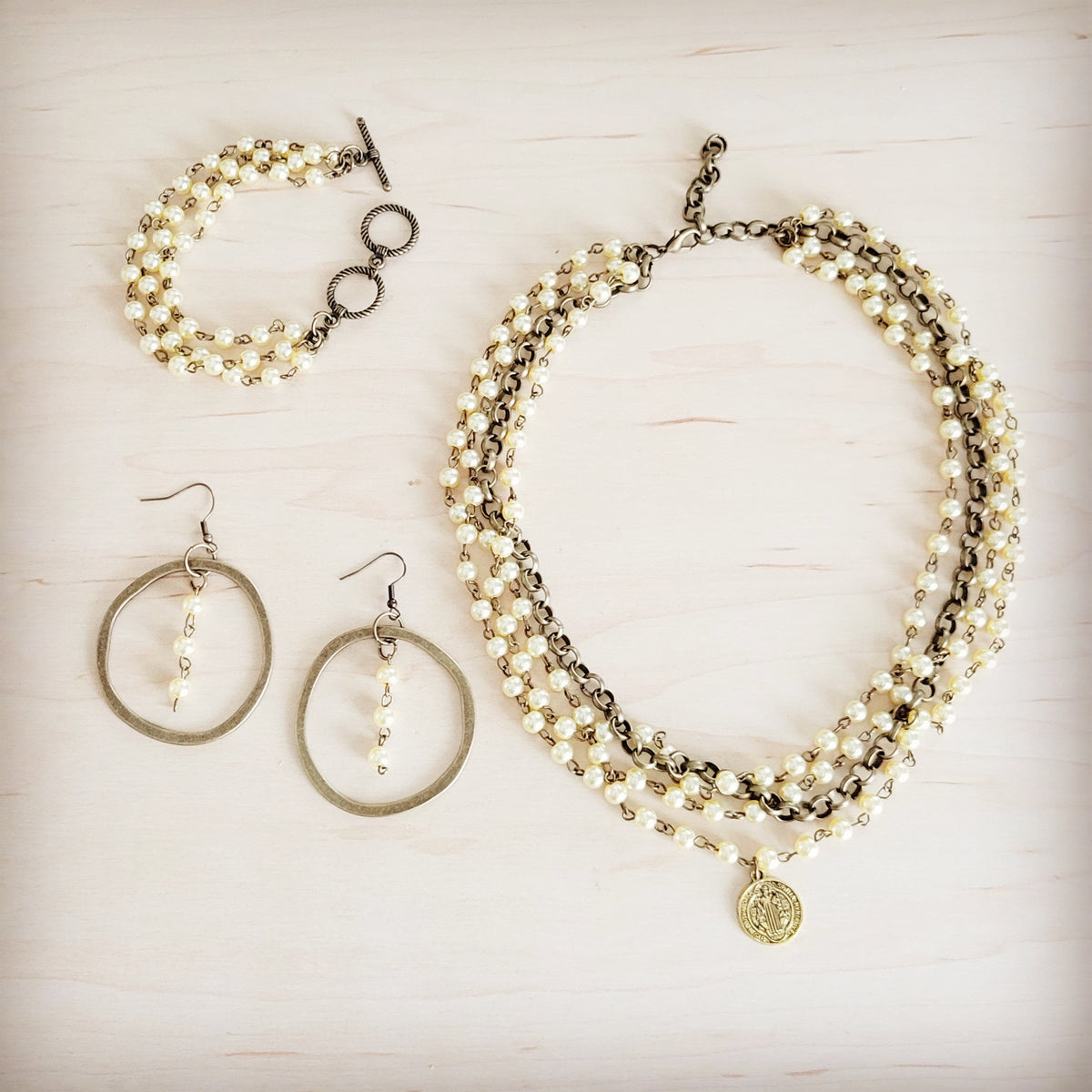 **Western Copper Hoop Earrings w/ Champagne Pearl Beads 200bu