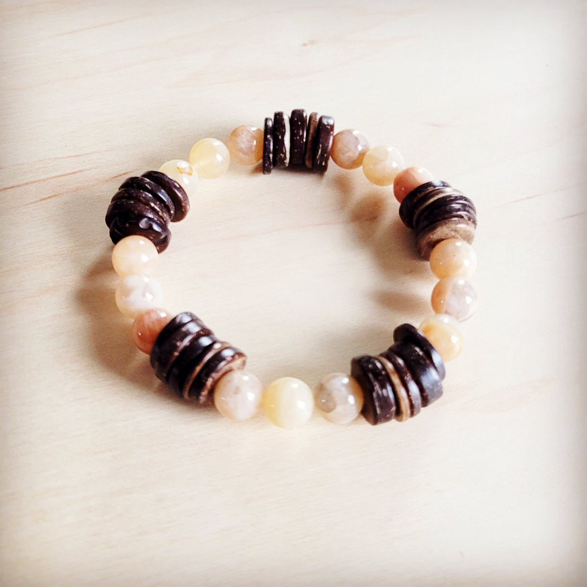 **Natural Agate and Wood Beaded Stretch Bracelet 811n
