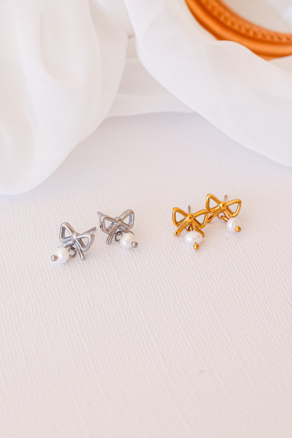 Jane Bow Earring