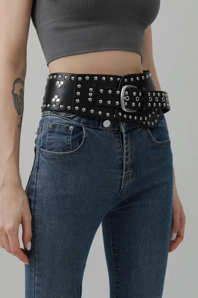 Studded Western Wide Belt – Bold Cowboy Waistband 🤠⛓️
