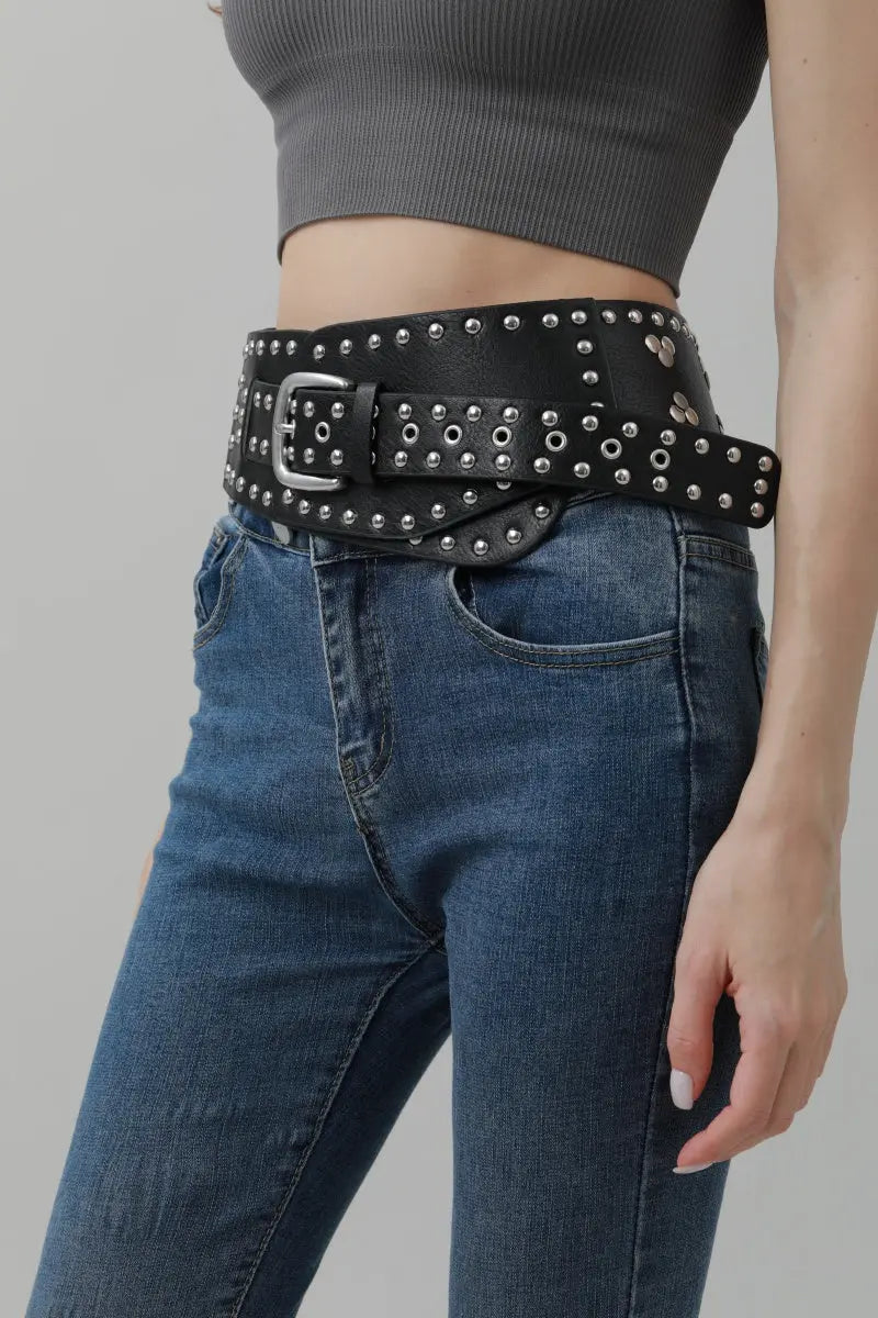 Studded Western Wide Belt – Bold Cowboy Waistband 🤠⛓️