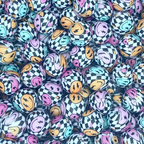 P681 CHECKERED RETRO SMILEY 15MM PRINT (10ct)