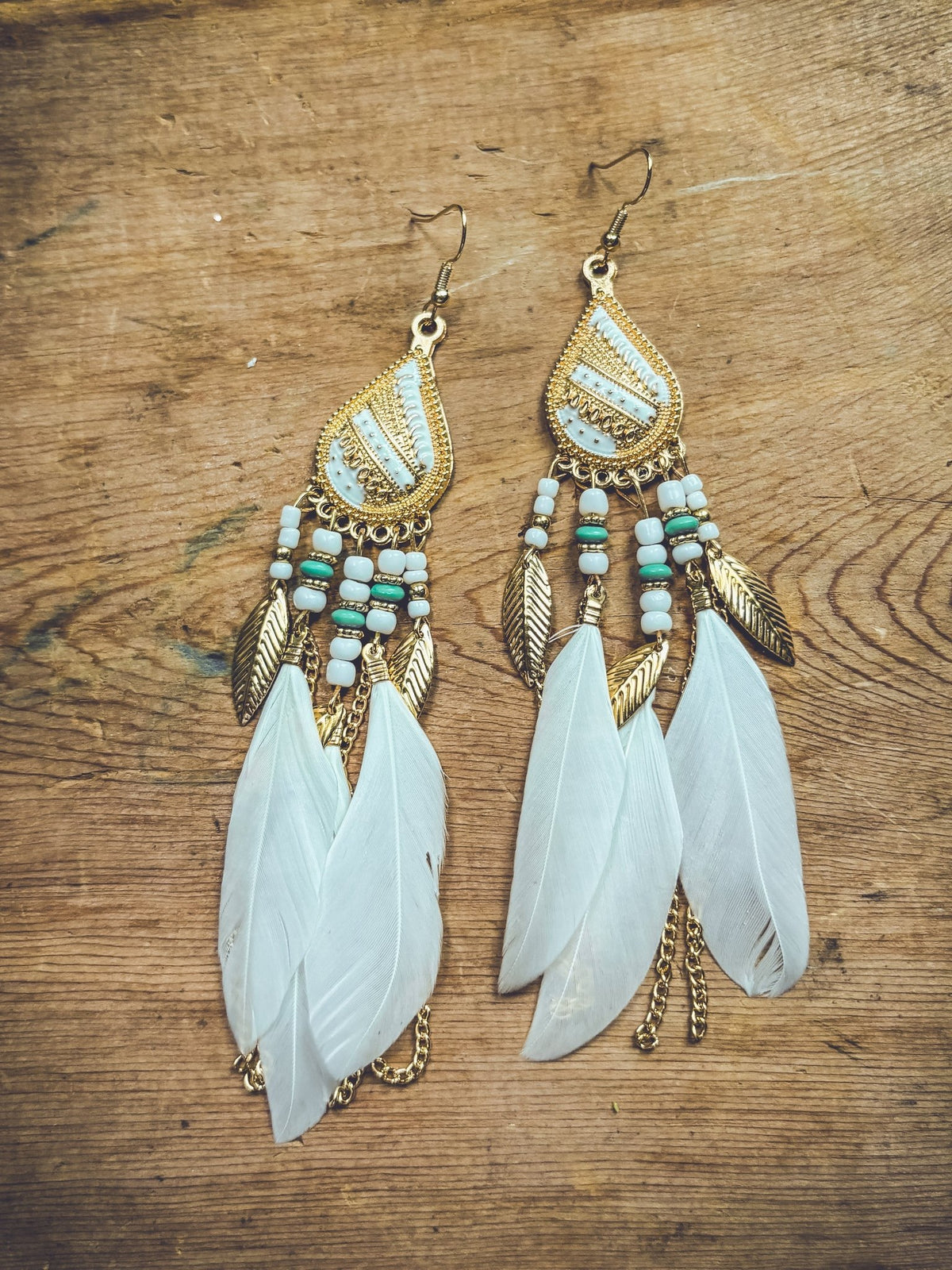 Beautiful White Boho Feather Earrings - Quarter Circle AK Boutique