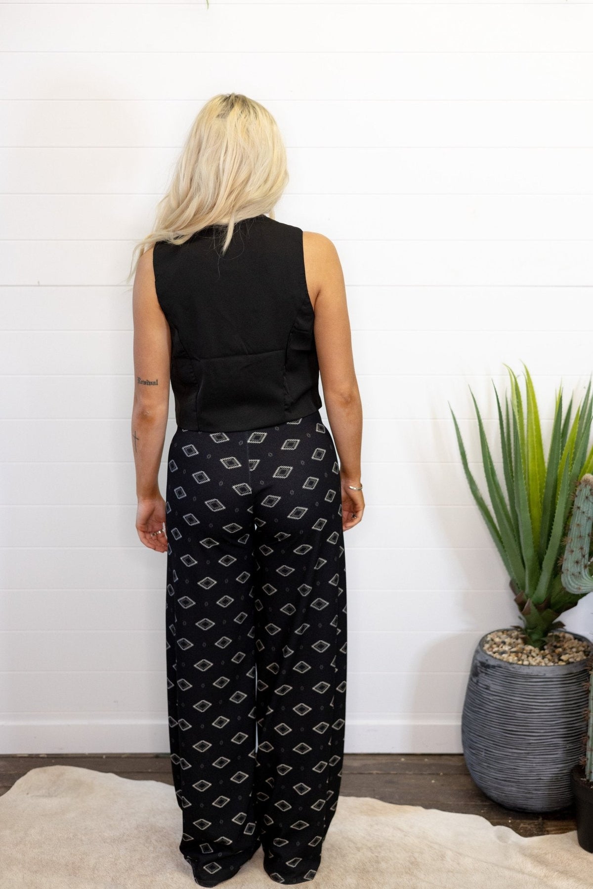 HYFVE Black V-Neck Hidden Button Sleeveless Western Vest — Crop Hem Versatile Layering Piece