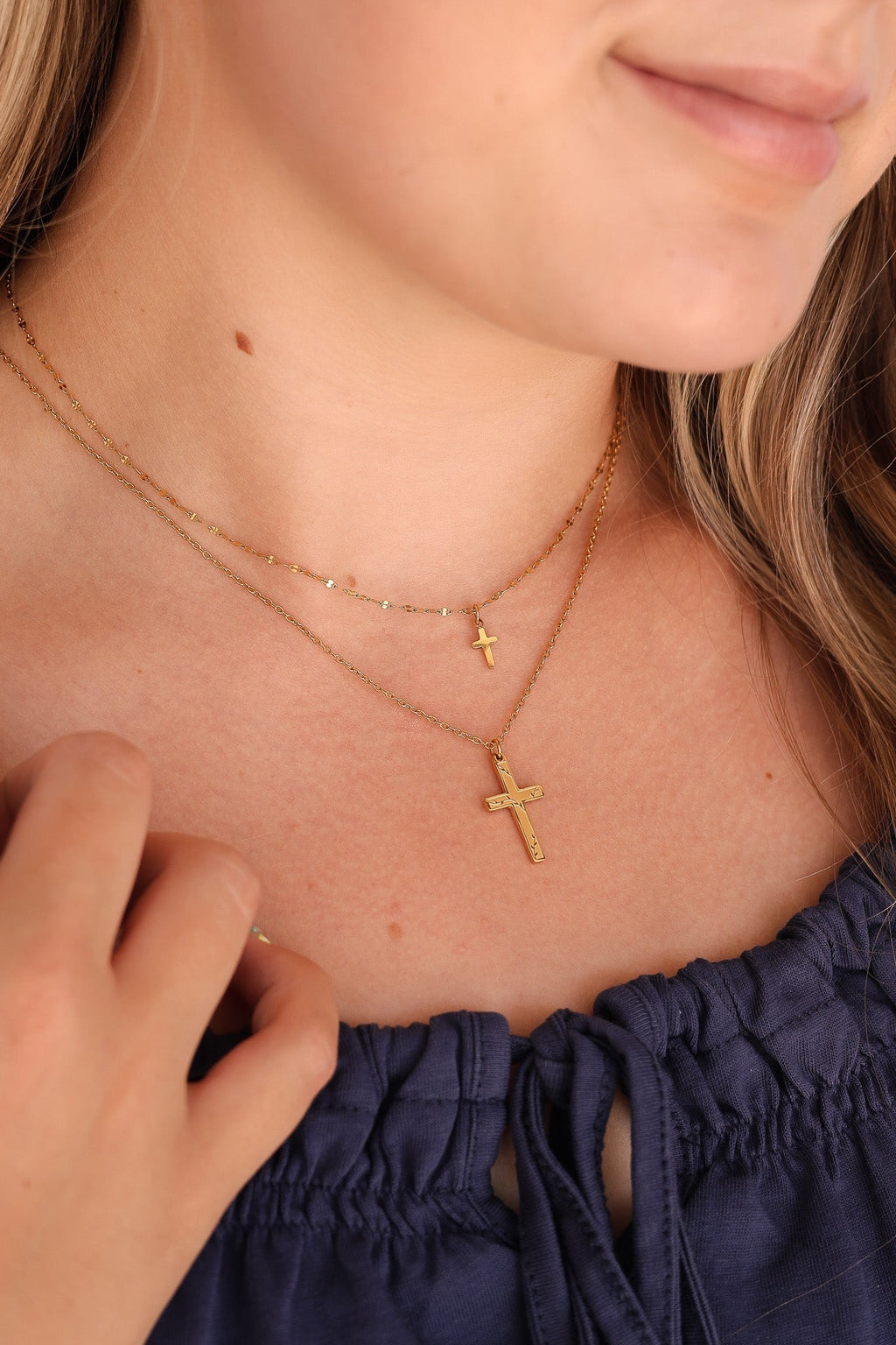 Dainty Cross Necklace - Quarter Circle AK Boutique