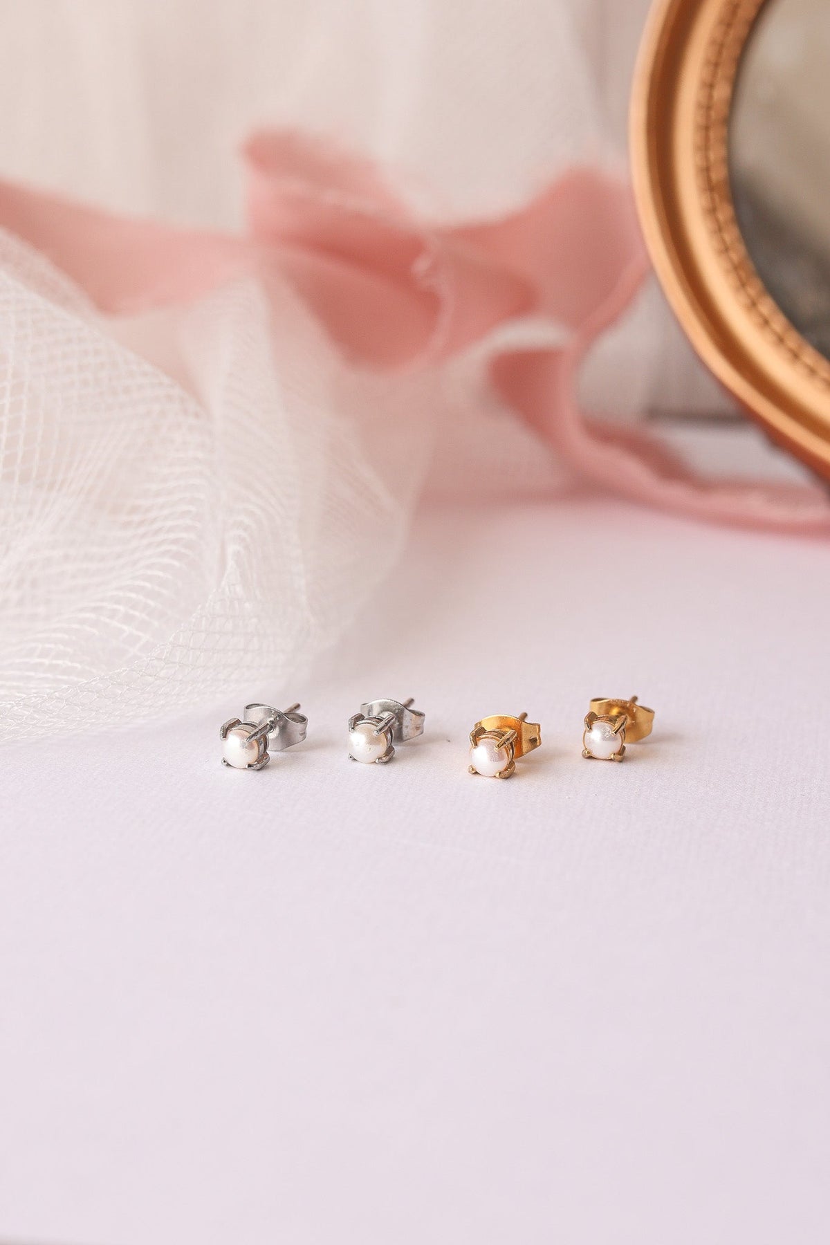 Freshwater Pearl Stud - Quarter Circle AK Boutique