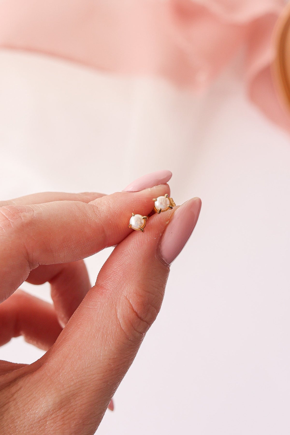 Freshwater Pearl Stud - Quarter Circle AK Boutique