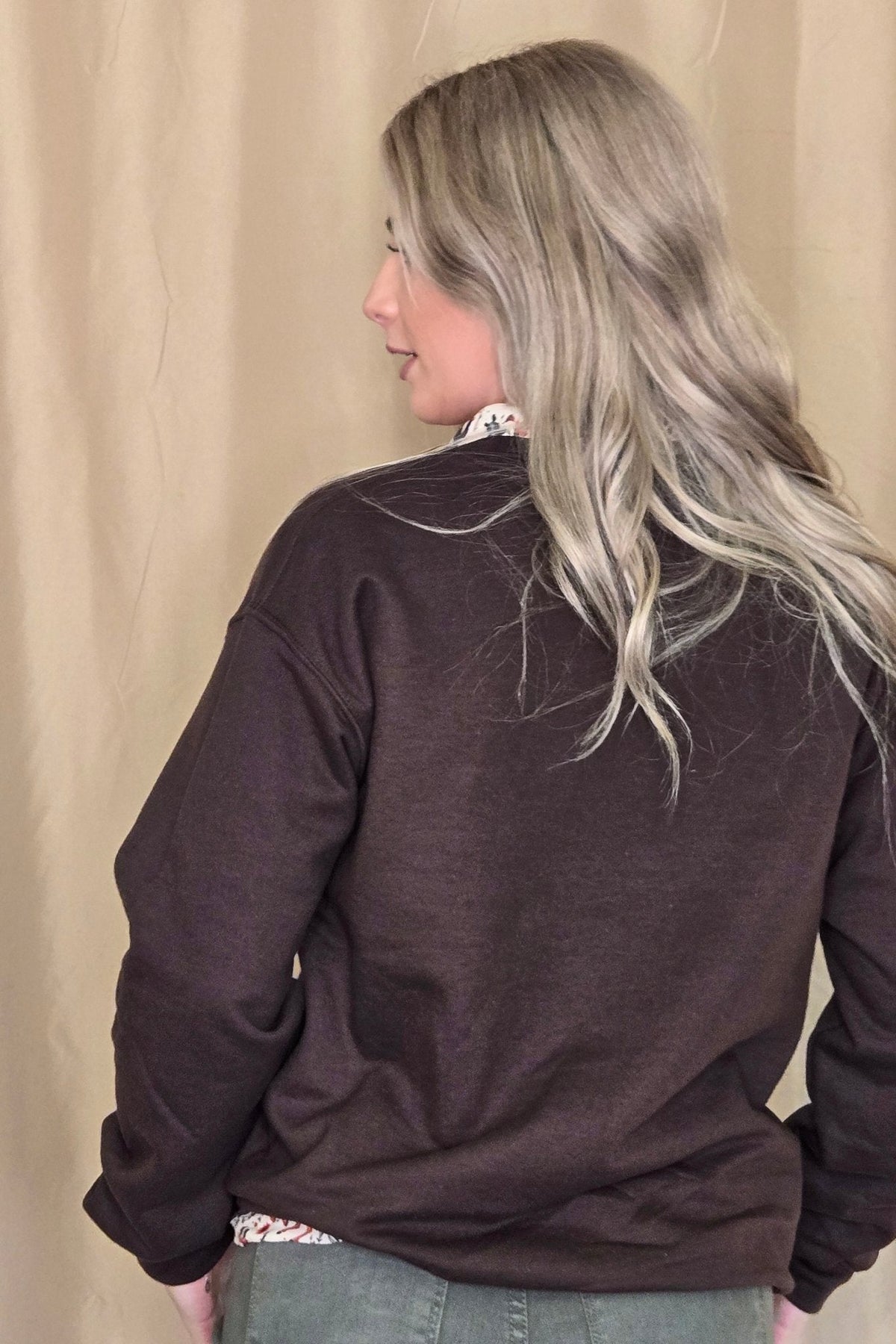 "Howdy" Embroidered Western Sweatshirt — Soft Gildan Fabric Cowboy Welcome - Quarter Circle AK Boutique