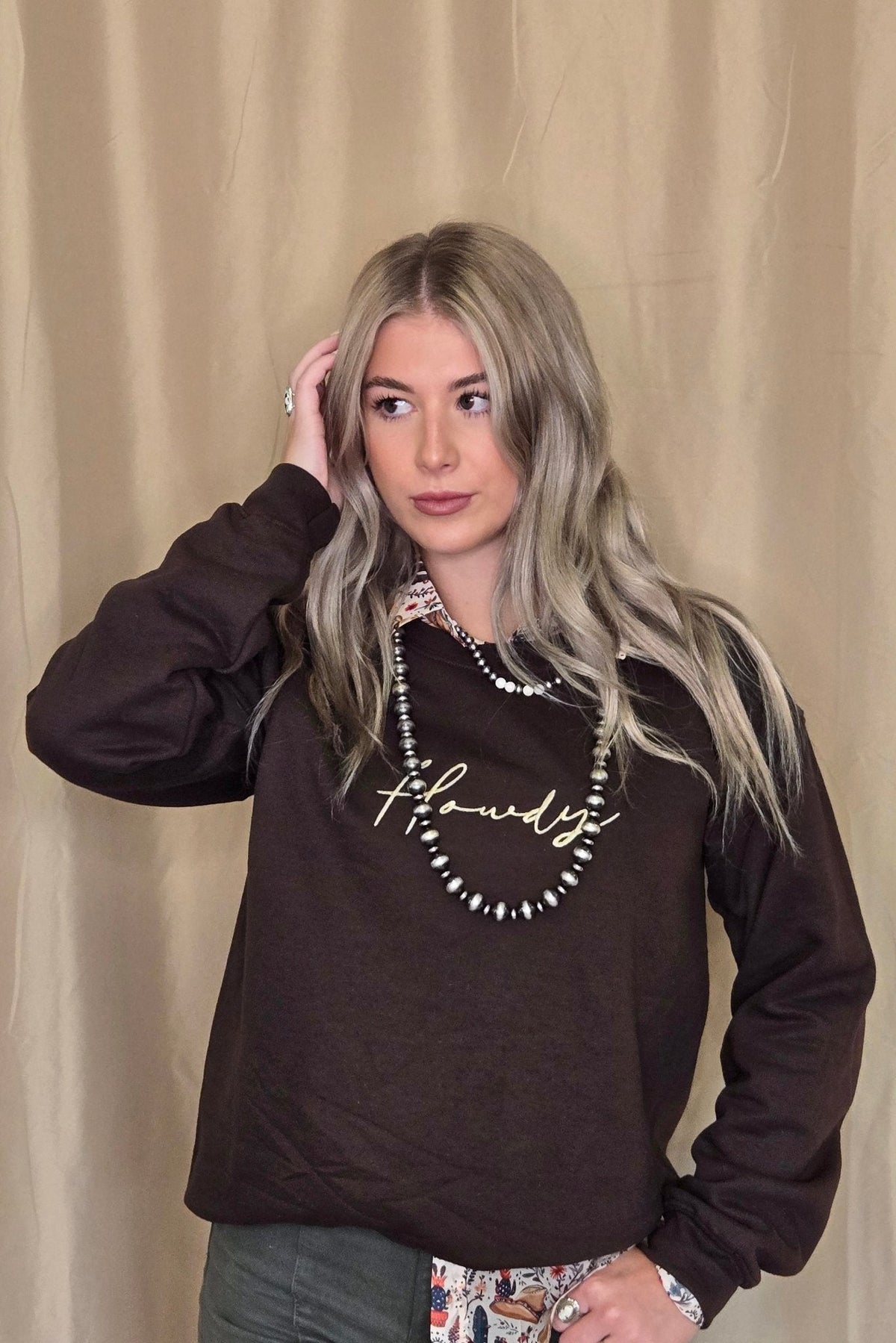 "Howdy" Embroidered Western Sweatshirt — Soft Gildan Fabric Cowboy Welcome - Quarter Circle AK Boutique