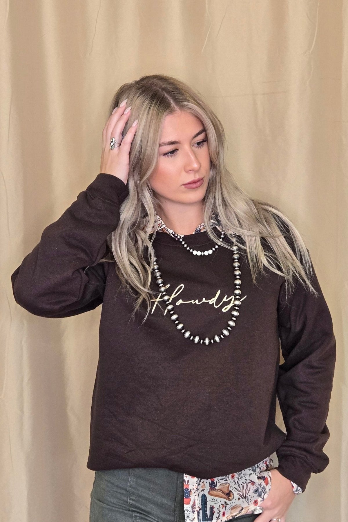 "Howdy" Embroidered Western Sweatshirt — Soft Gildan Fabric Cowboy Welcome - Quarter Circle AK Boutique