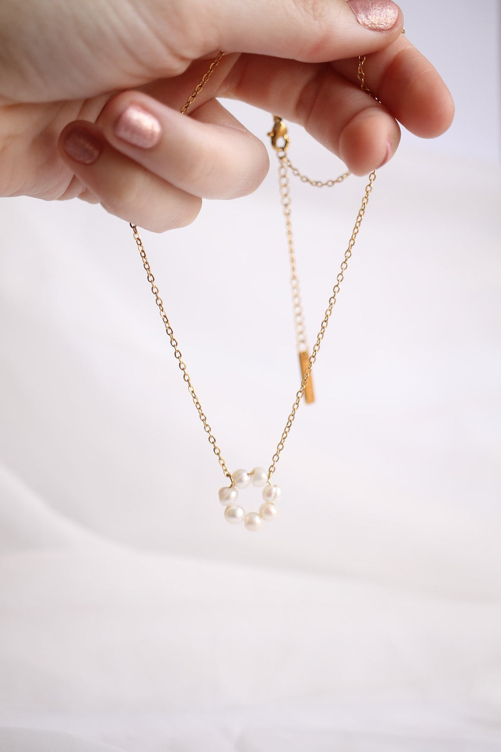 Lucy Necklace in Freshwater Pearl - Quarter Circle AK Boutique