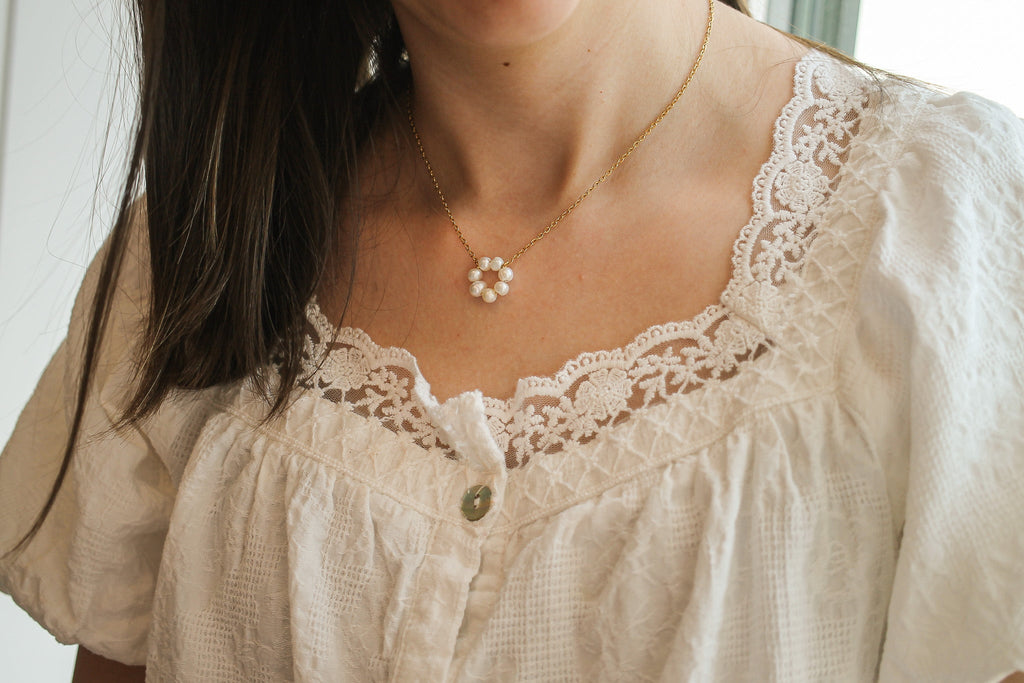 Lucy Necklace in Freshwater Pearl - Quarter Circle AK Boutique
