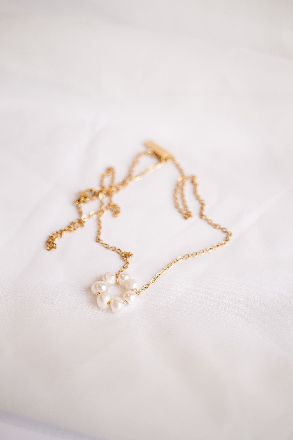 Lucy Necklace in Freshwater Pearl - Quarter Circle AK Boutique