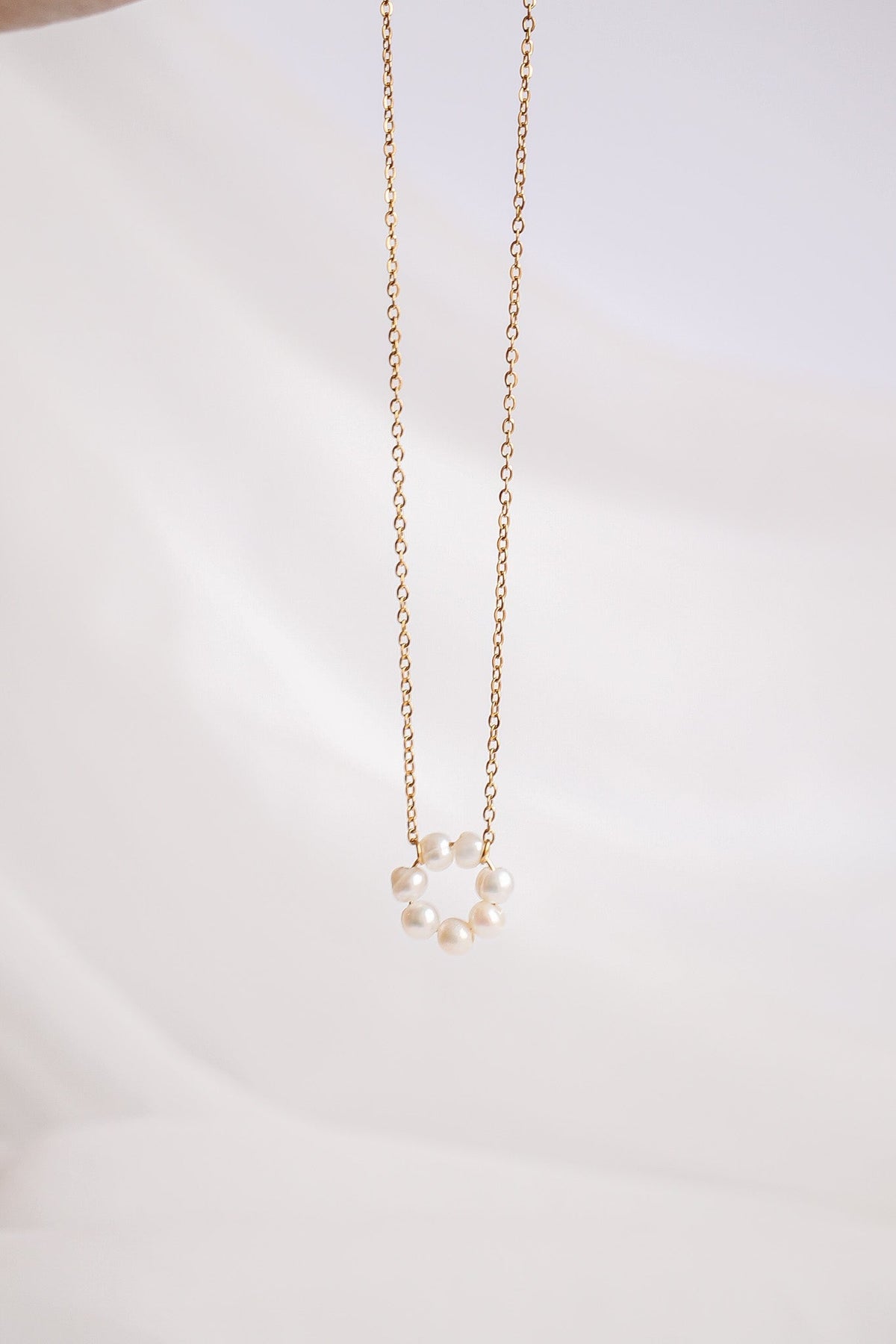 Lucy Necklace in Freshwater Pearl - Quarter Circle AK Boutique
