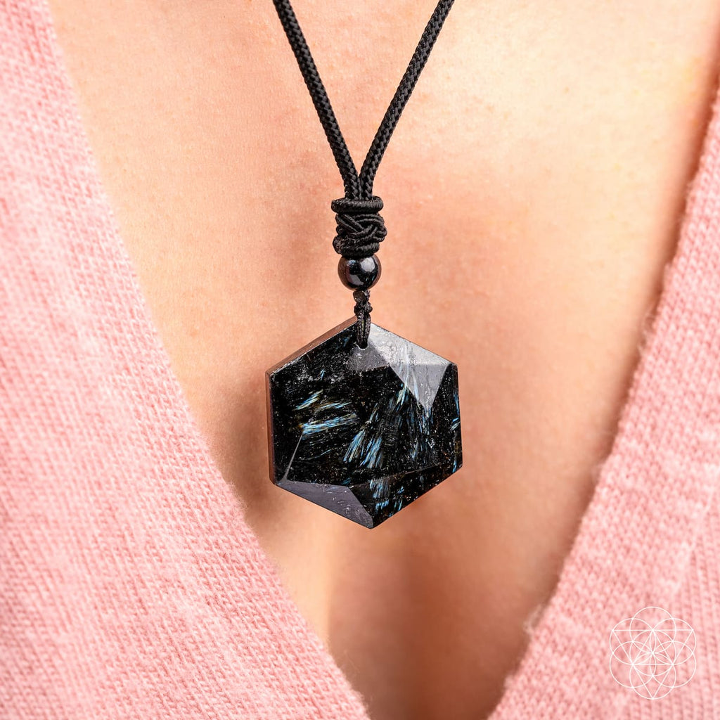 The Arfvedsonite Deep Healing Pendant - Quarter Circle AK Boutique