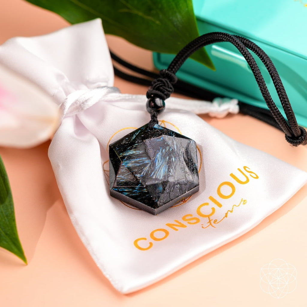 The Arfvedsonite Deep Healing Pendant - Quarter Circle AK Boutique