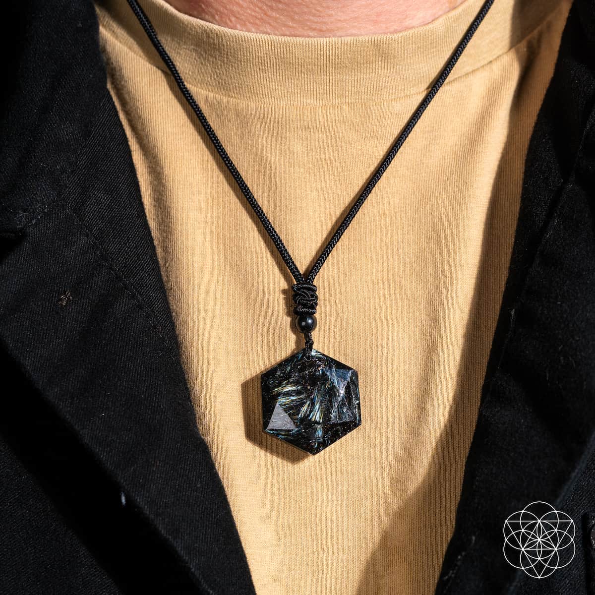 The Arfvedsonite Deep Healing Pendant - Quarter Circle AK Boutique