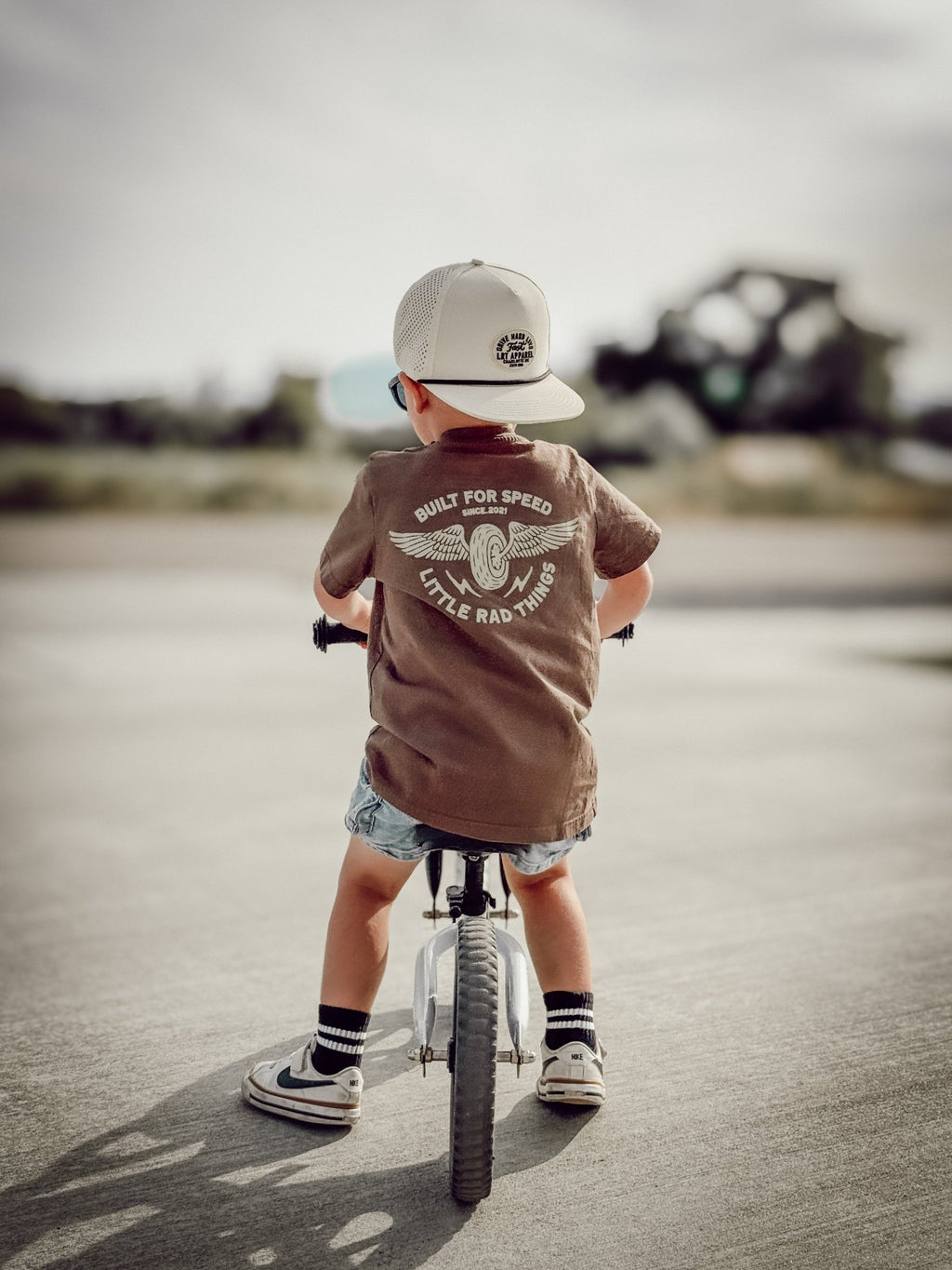 THE WINGED MECHANIC TEE - BROWN - Quarter Circle AK Boutique
