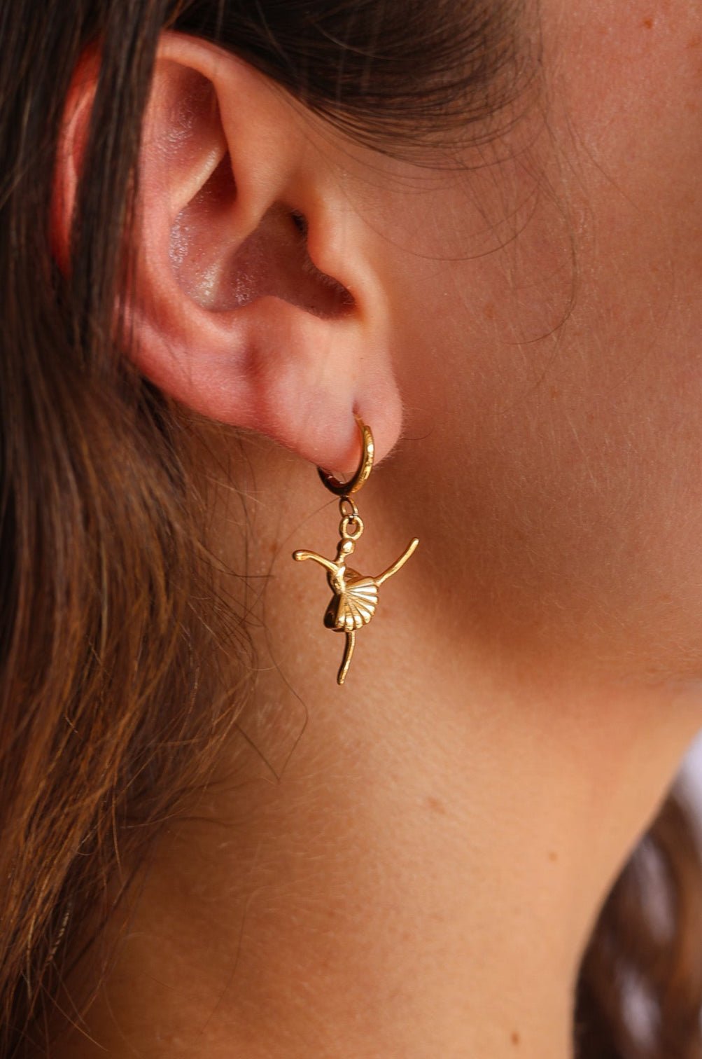 Tiny Dancer Huggie Hoop - Quarter Circle AK Boutique
