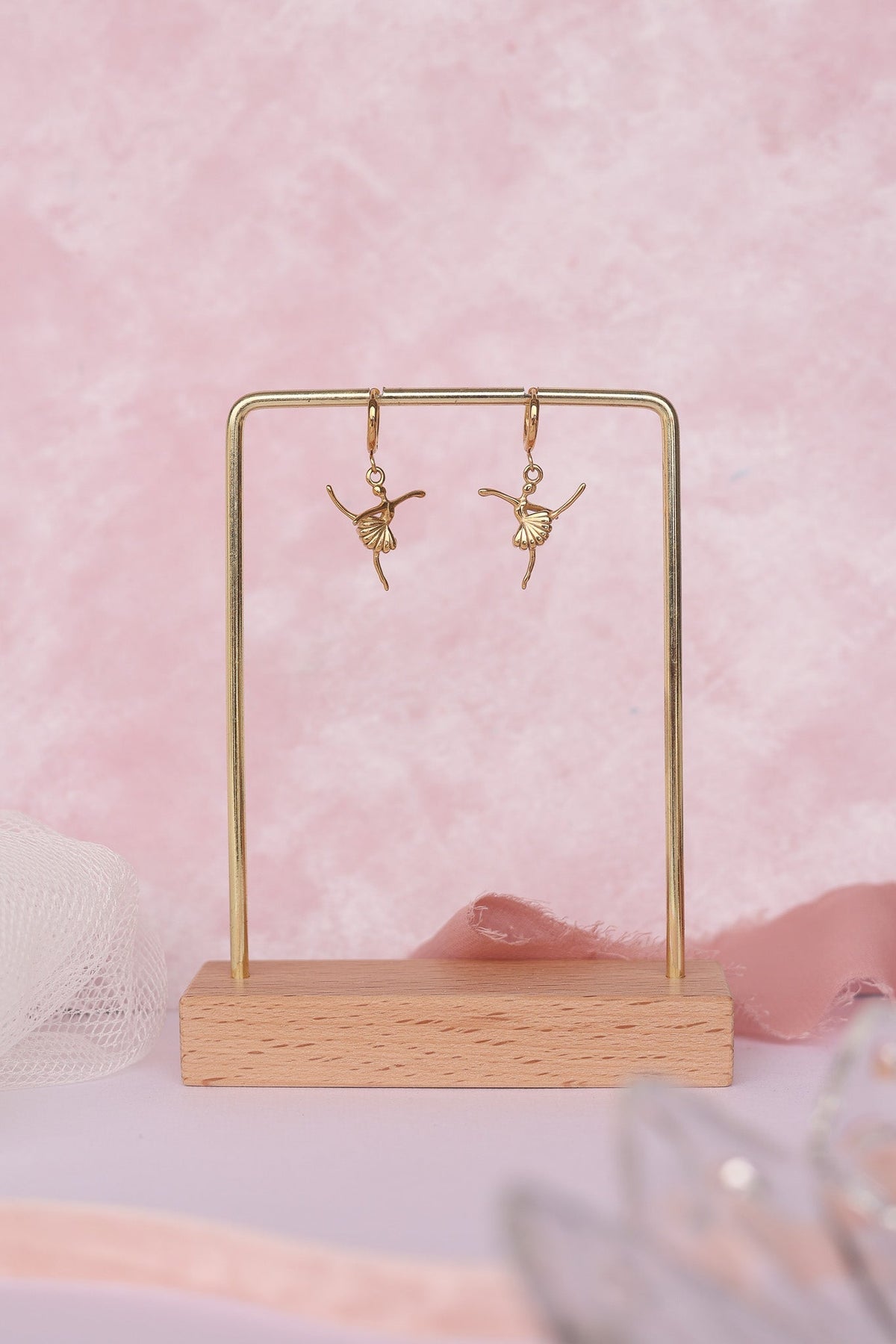 Tiny Dancer Huggie Hoop - Quarter Circle AK Boutique