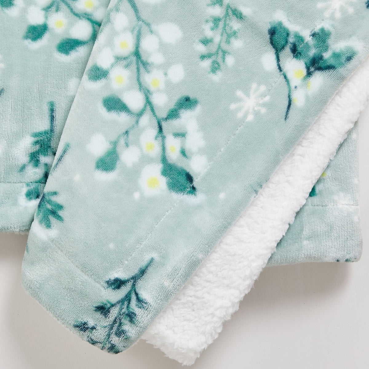Velvet Plush Sherpa Luxury Bed Blanket - Kinsley Collection - Quarter Circle AK Boutique