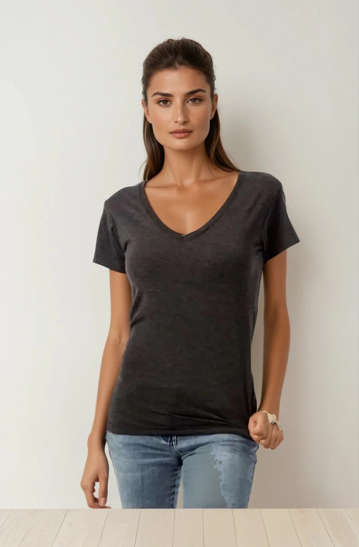 Wonder V-Neck 8650 - Quarter Circle AK Boutique